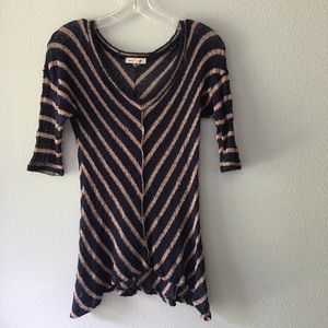 Edge loose weave top